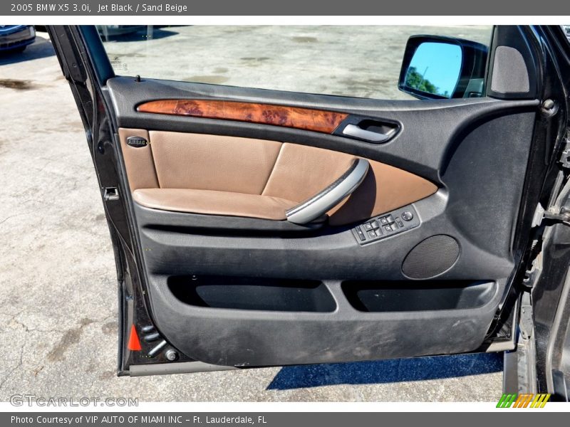 Jet Black / Sand Beige 2005 BMW X5 3.0i