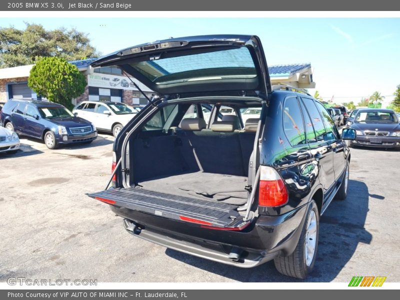 Jet Black / Sand Beige 2005 BMW X5 3.0i