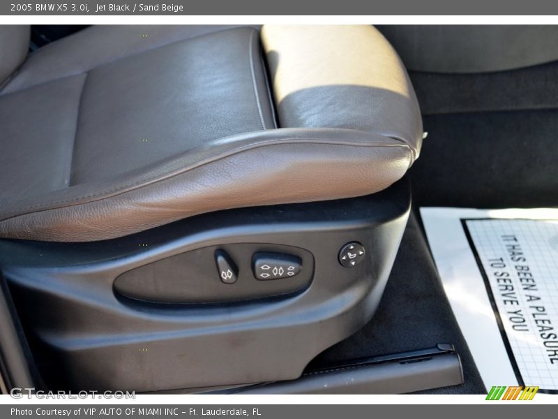 Jet Black / Sand Beige 2005 BMW X5 3.0i