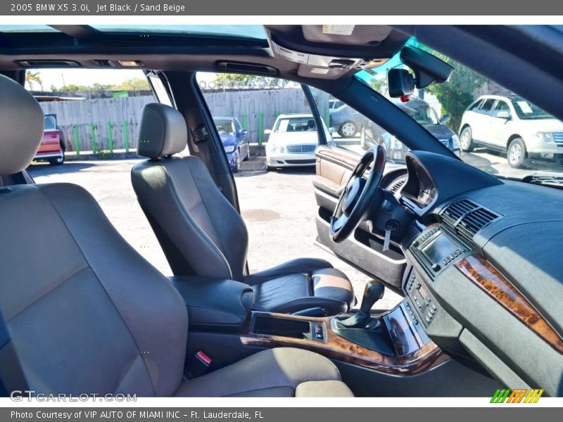 Jet Black / Sand Beige 2005 BMW X5 3.0i