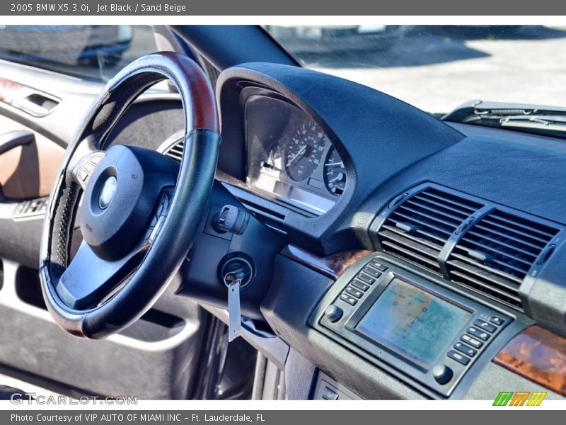 Jet Black / Sand Beige 2005 BMW X5 3.0i