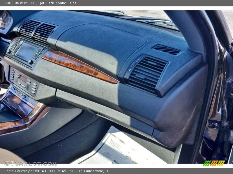 Jet Black / Sand Beige 2005 BMW X5 3.0i