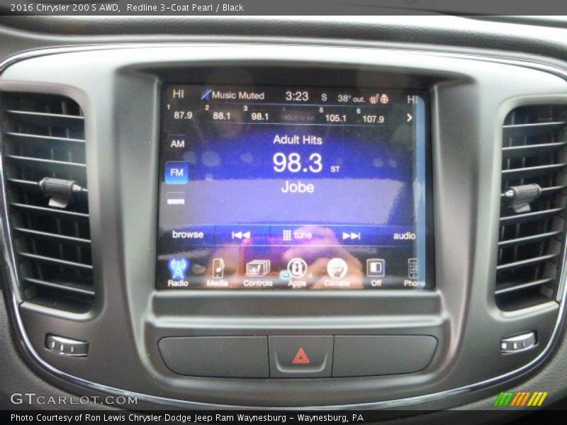 Controls of 2016 200 S AWD