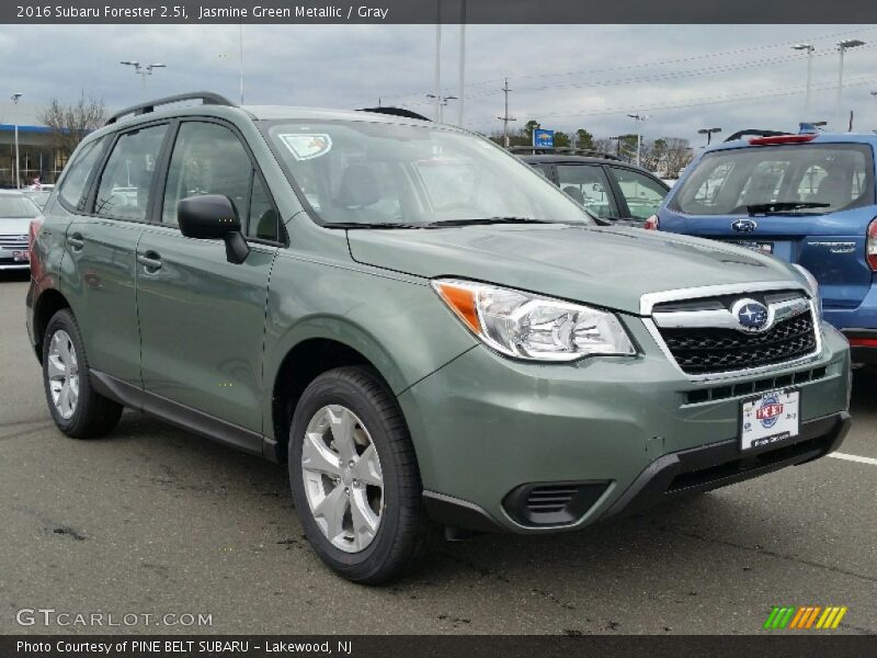 Jasmine Green Metallic / Gray 2016 Subaru Forester 2.5i