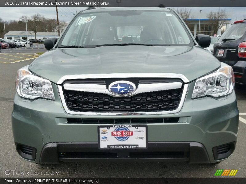 Jasmine Green Metallic / Gray 2016 Subaru Forester 2.5i