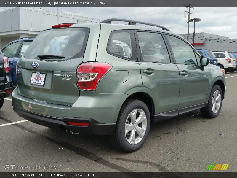 Jasmine Green Metallic / Gray 2016 Subaru Forester 2.5i