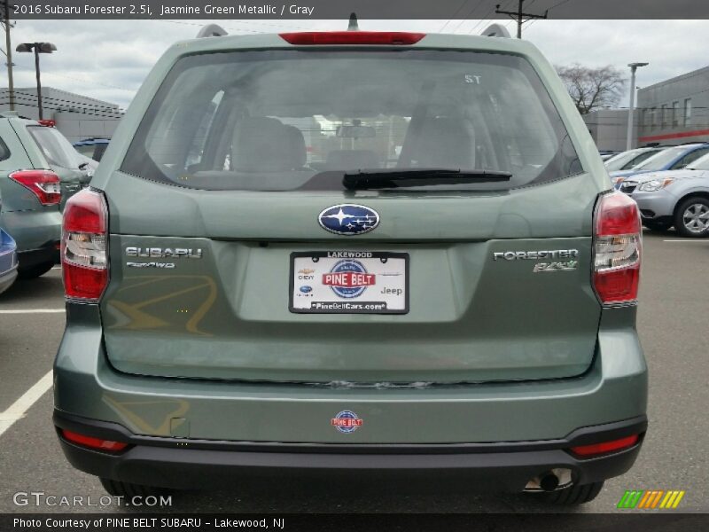 Jasmine Green Metallic / Gray 2016 Subaru Forester 2.5i