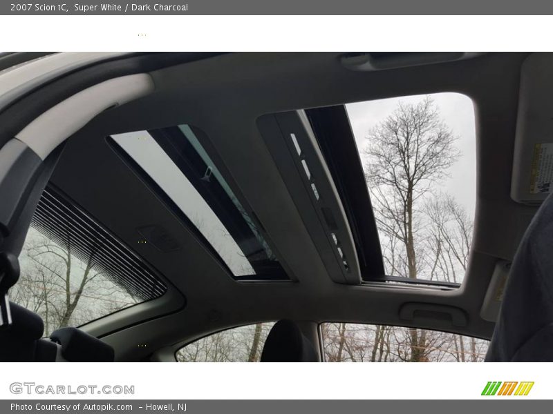 Super White / Dark Charcoal 2007 Scion tC