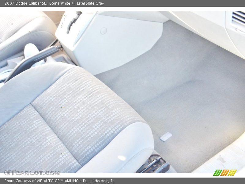 Stone White / Pastel Slate Gray 2007 Dodge Caliber SE