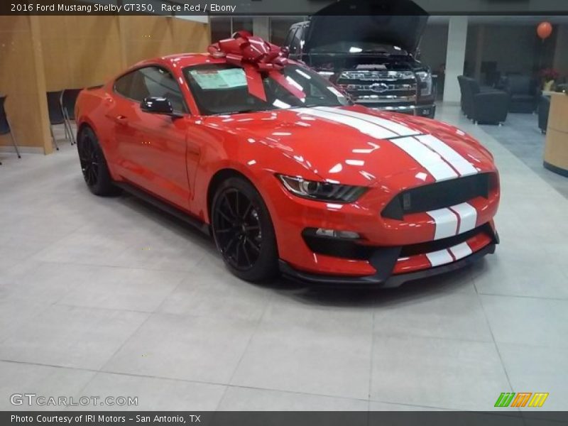 Front 3/4 View of 2016 Mustang Shelby GT350