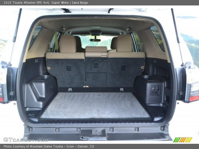 Super White / Sand Beige 2015 Toyota 4Runner SR5 4x4