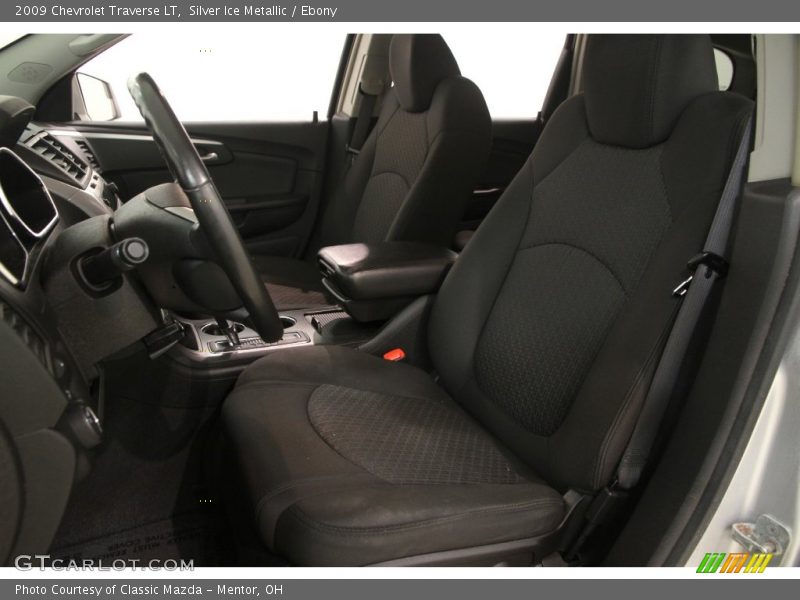 Silver Ice Metallic / Ebony 2009 Chevrolet Traverse LT