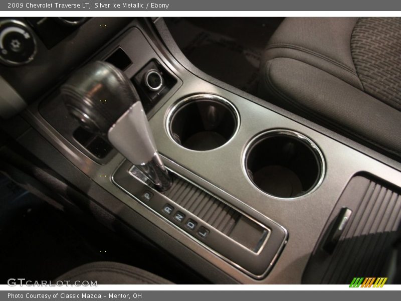 Silver Ice Metallic / Ebony 2009 Chevrolet Traverse LT
