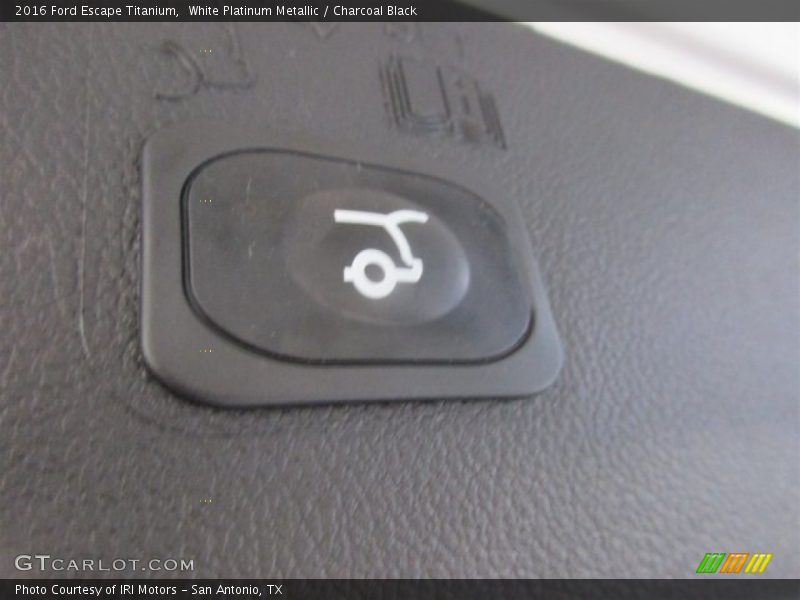White Platinum Metallic / Charcoal Black 2016 Ford Escape Titanium