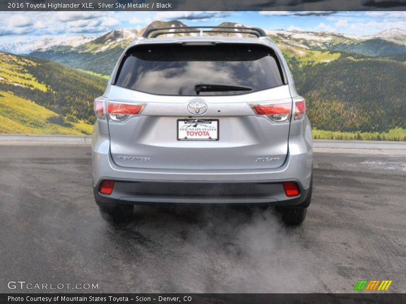 Silver Sky Metallic / Black 2016 Toyota Highlander XLE