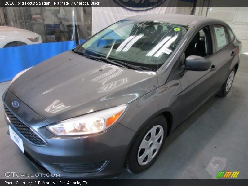 Magnetic / Charcoal Black 2016 Ford Focus S Sedan