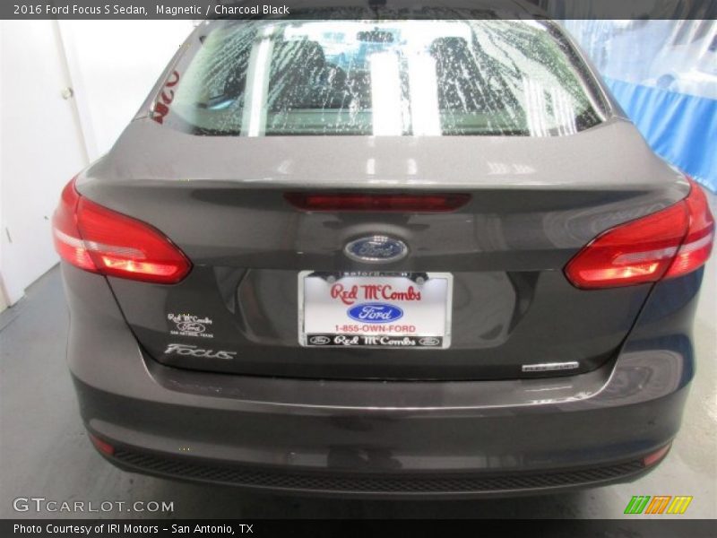 Magnetic / Charcoal Black 2016 Ford Focus S Sedan