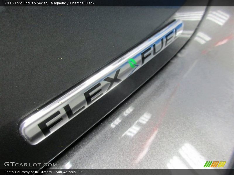 Magnetic / Charcoal Black 2016 Ford Focus S Sedan