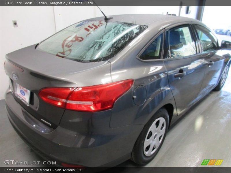 Magnetic / Charcoal Black 2016 Ford Focus S Sedan