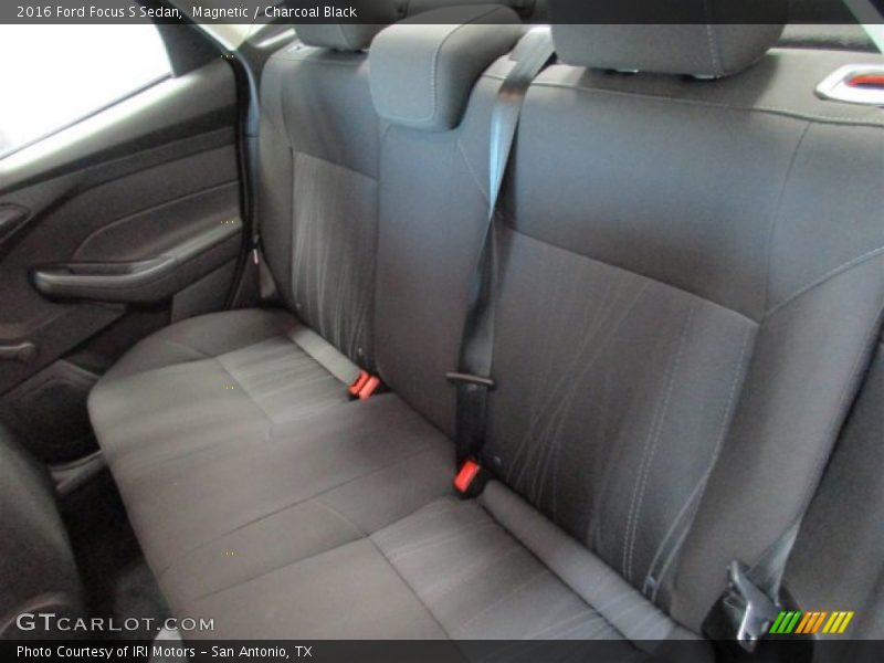 Magnetic / Charcoal Black 2016 Ford Focus S Sedan