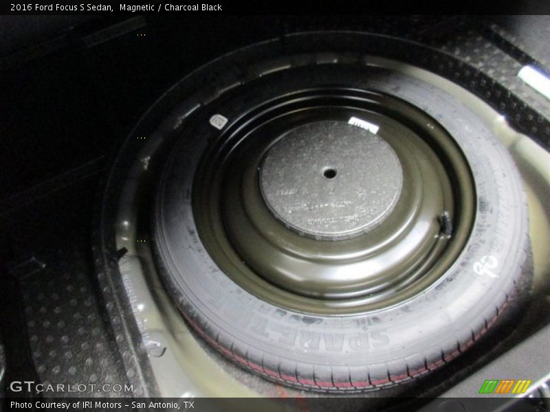 Magnetic / Charcoal Black 2016 Ford Focus S Sedan