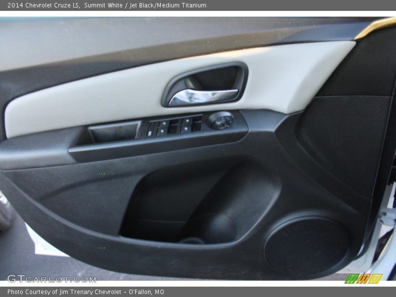 Summit White / Jet Black/Medium Titanium 2014 Chevrolet Cruze LS
