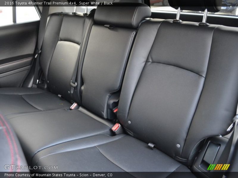 Super White / Black 2016 Toyota 4Runner Trail Premium 4x4