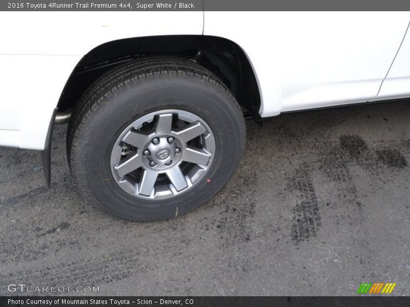 Super White / Black 2016 Toyota 4Runner Trail Premium 4x4