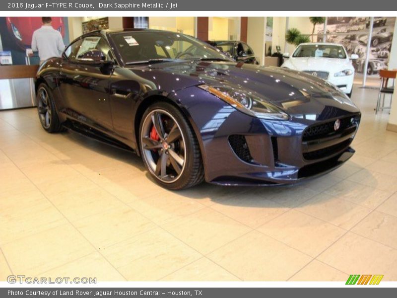 Front 3/4 View of 2016 F-TYPE R Coupe