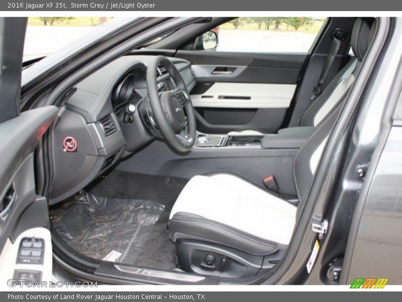 Front Seat of 2016 XF 35t