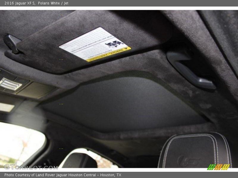 Polaris White / Jet 2016 Jaguar XF S