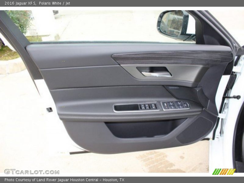 Polaris White / Jet 2016 Jaguar XF S