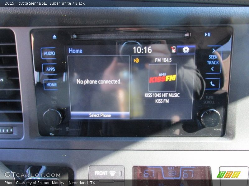 Super White / Black 2015 Toyota Sienna SE