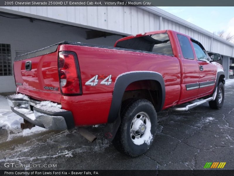 Victory Red / Medium Gray 2005 Chevrolet Silverado 2500HD LT Extended Cab 4x4