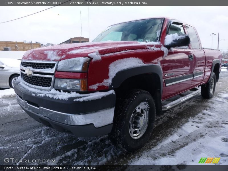 Victory Red / Medium Gray 2005 Chevrolet Silverado 2500HD LT Extended Cab 4x4