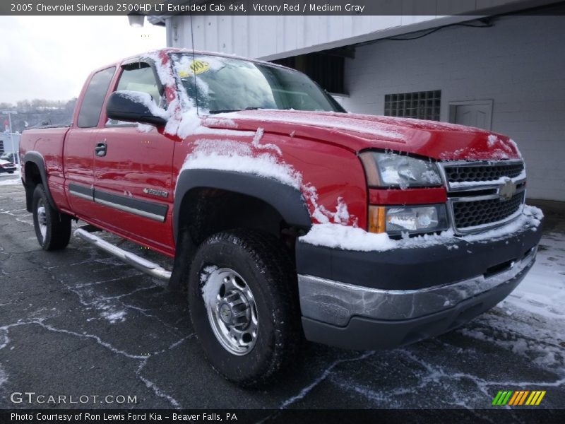 Victory Red / Medium Gray 2005 Chevrolet Silverado 2500HD LT Extended Cab 4x4