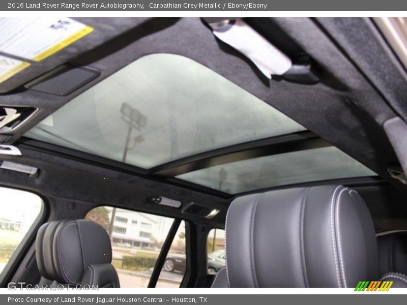 Sunroof of 2016 Range Rover Autobiography