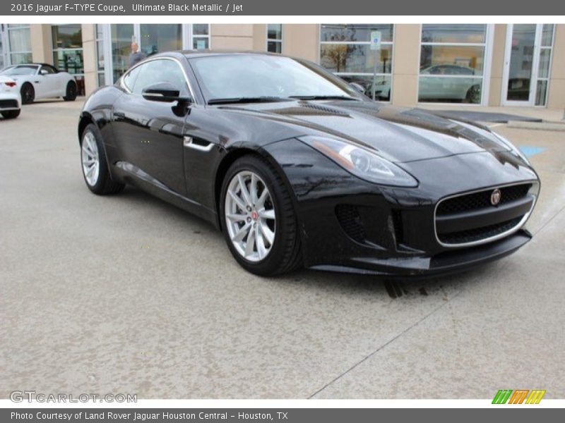 Front 3/4 View of 2016 F-TYPE Coupe