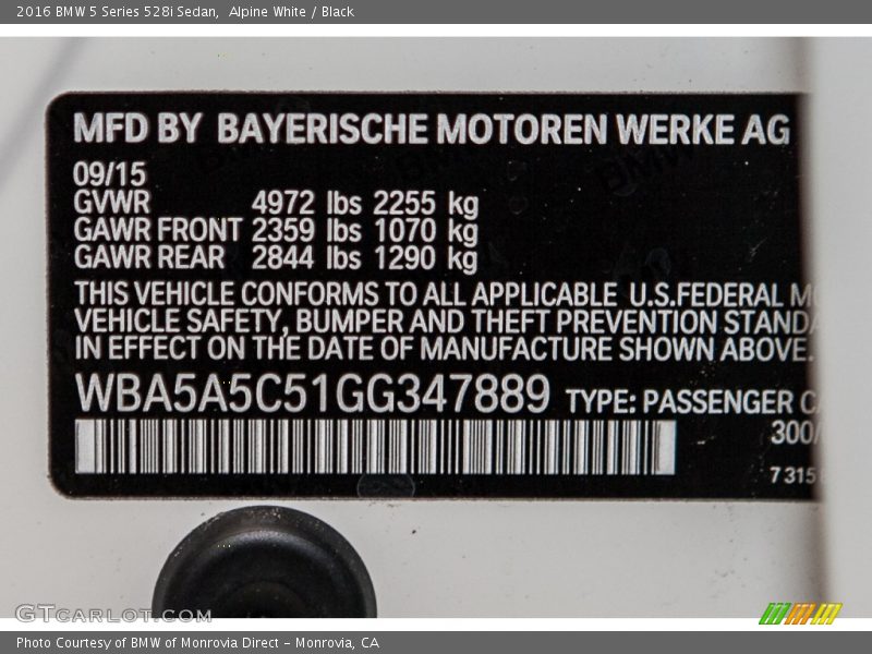 Alpine White / Black 2016 BMW 5 Series 528i Sedan