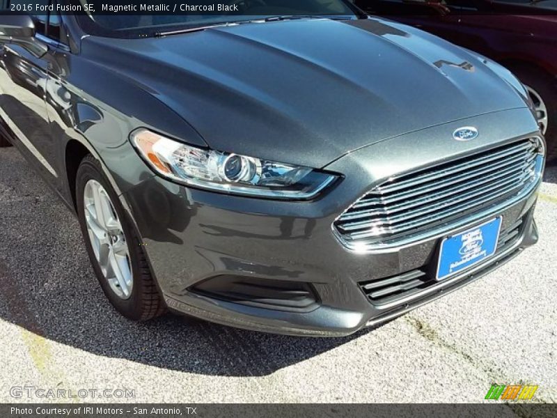 Magnetic Metallic / Charcoal Black 2016 Ford Fusion SE