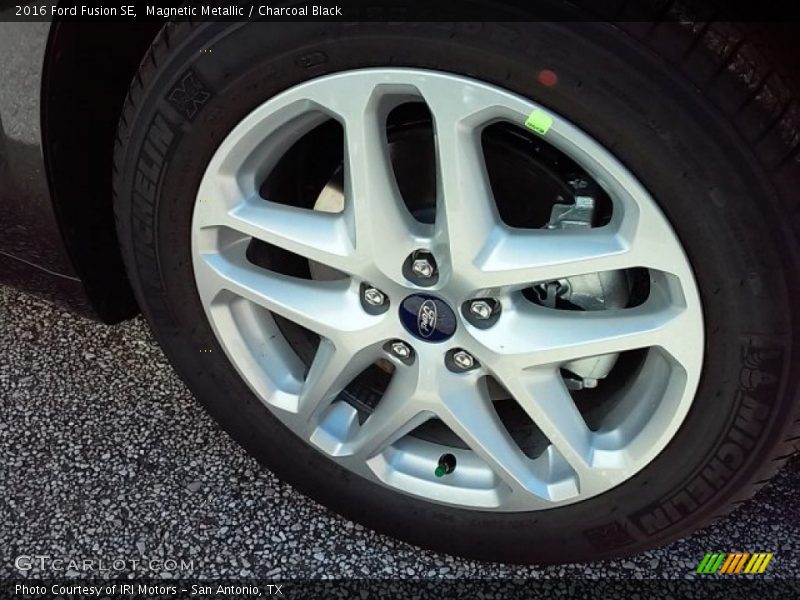 Magnetic Metallic / Charcoal Black 2016 Ford Fusion SE