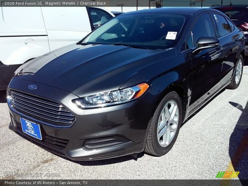 Magnetic Metallic / Charcoal Black 2016 Ford Fusion SE