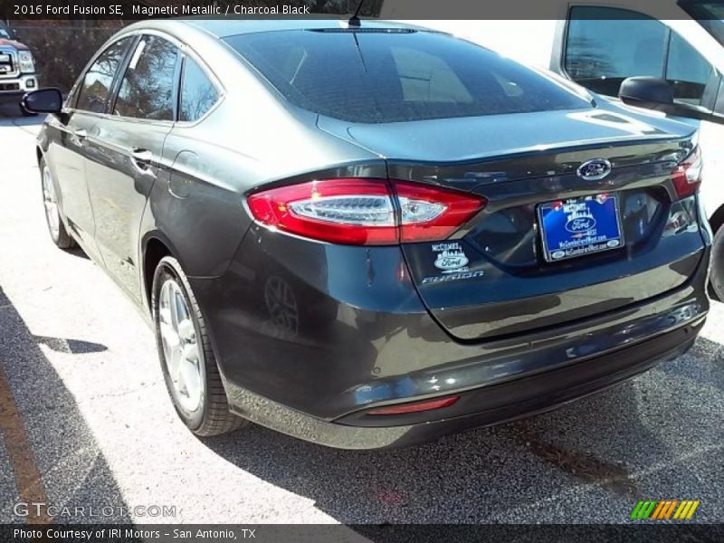 Magnetic Metallic / Charcoal Black 2016 Ford Fusion SE