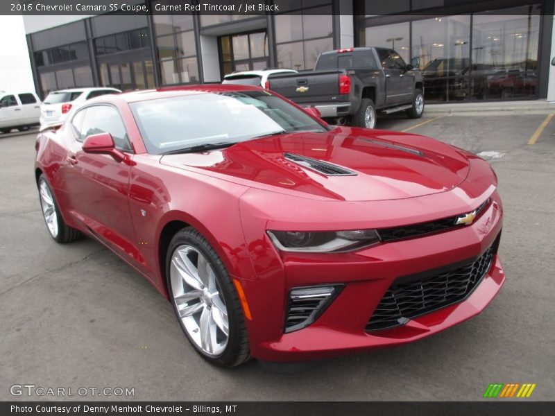 Front 3/4 View of 2016 Camaro SS Coupe