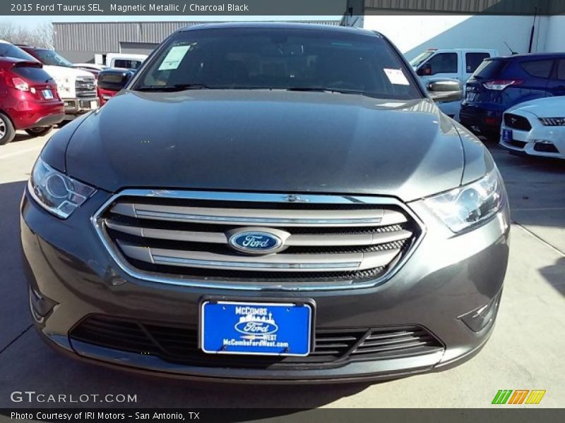 Magnetic Metallic / Charcoal Black 2015 Ford Taurus SEL