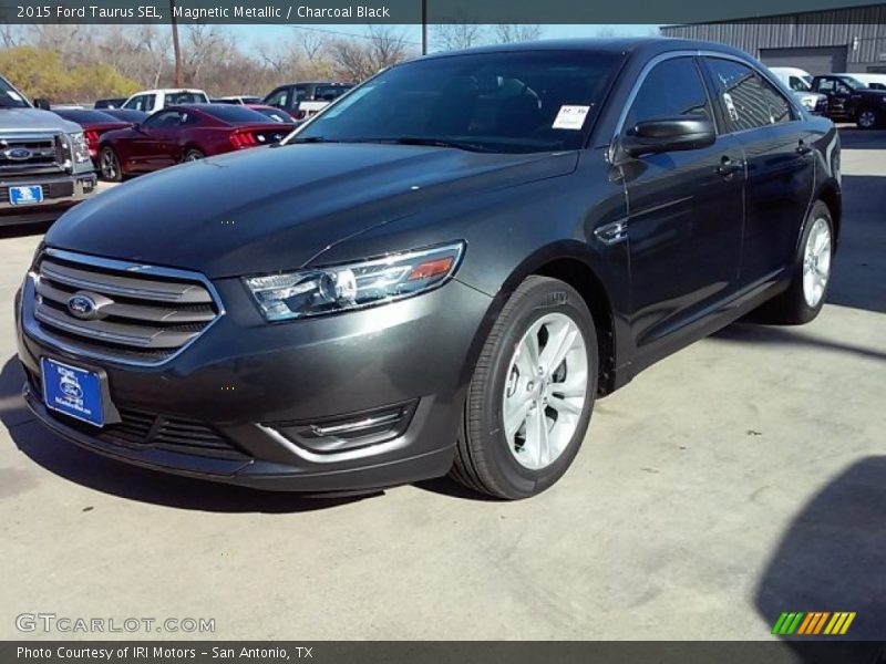 Magnetic Metallic / Charcoal Black 2015 Ford Taurus SEL