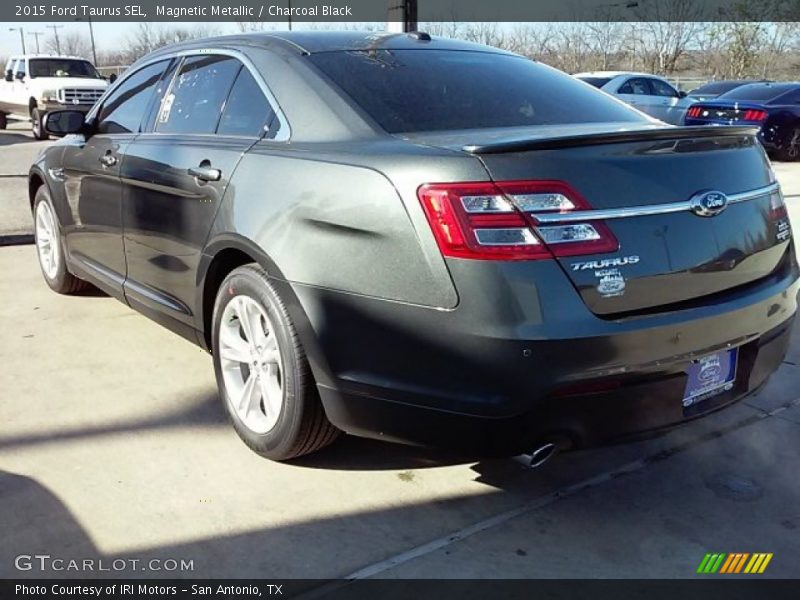Magnetic Metallic / Charcoal Black 2015 Ford Taurus SEL