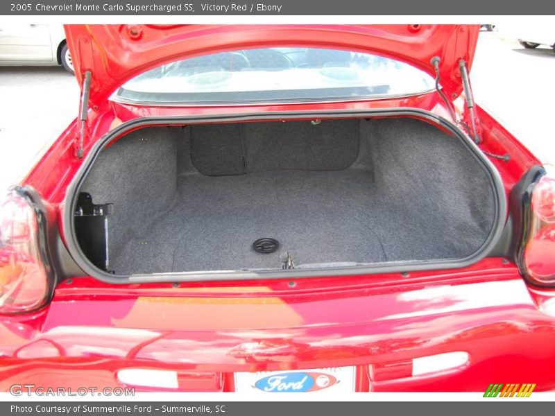 Victory Red / Ebony 2005 Chevrolet Monte Carlo Supercharged SS