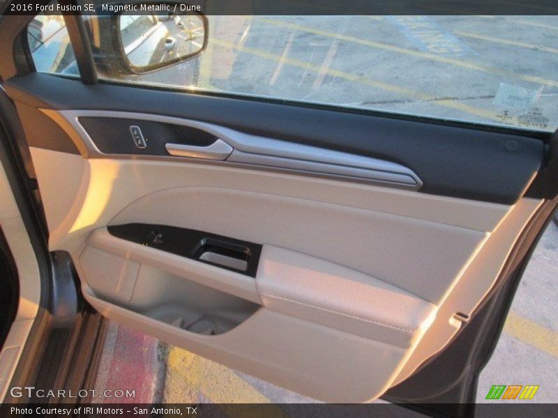 Magnetic Metallic / Dune 2016 Ford Fusion SE