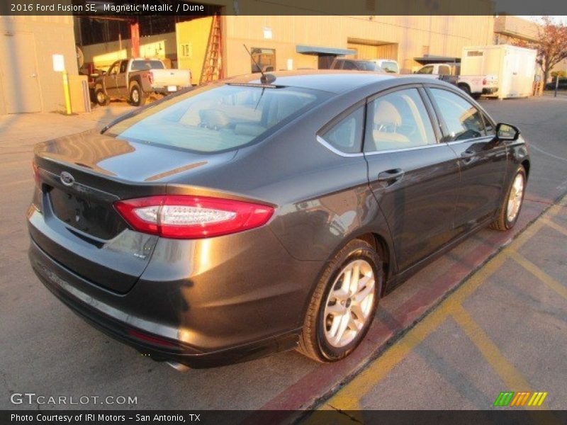 Magnetic Metallic / Dune 2016 Ford Fusion SE